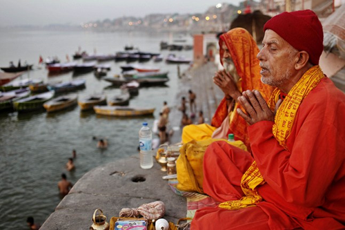 Prataha Smaran Stotram Morning Prayer with Meaning, Mantras For Prarthana with meanings.